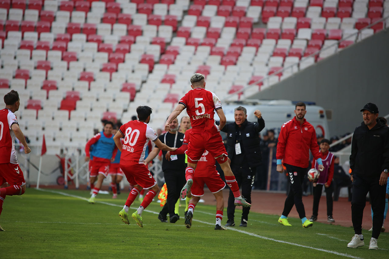 abdullah-guler-sivasspor-3.jpg