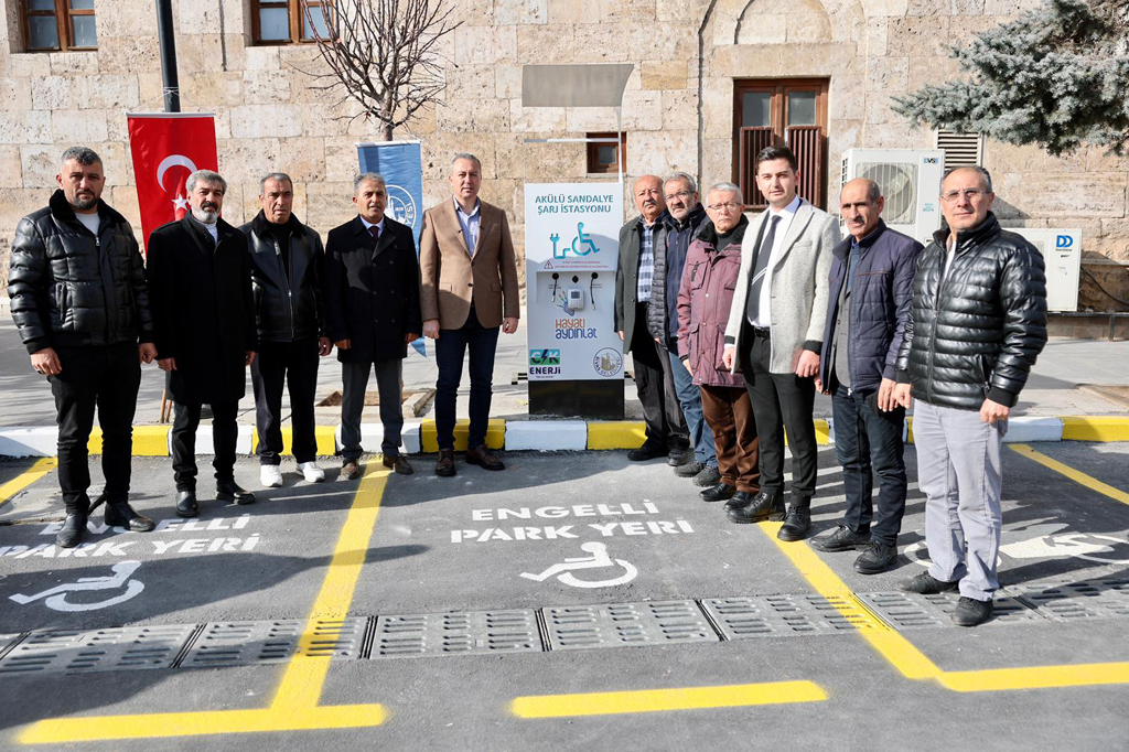 akulu-sandalye-sarj-istasyonu-hizmete-girdi-6.jpg