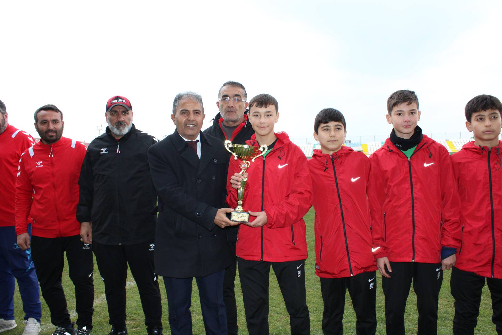 sivas-gucu-u14-u16-samopiyonluk-3.jpg