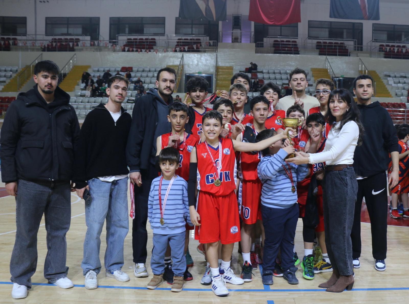 u14-erkekler-basketbol-3.jpeg