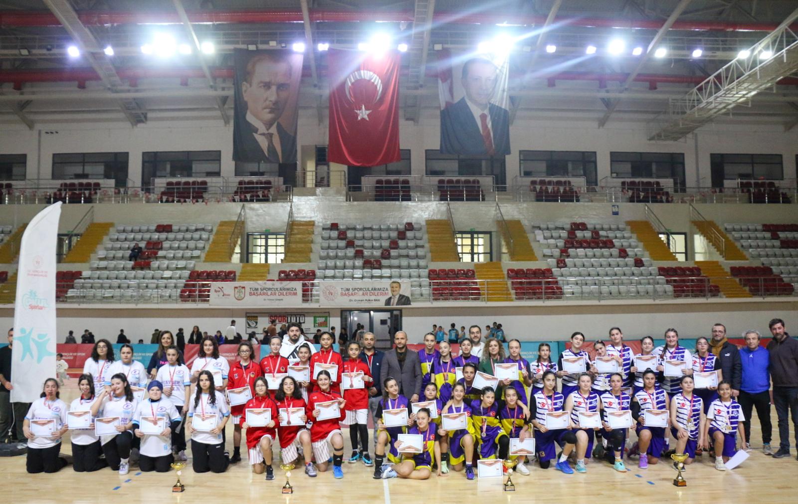 basketbol-yildiz-kizlar-2.jpeg