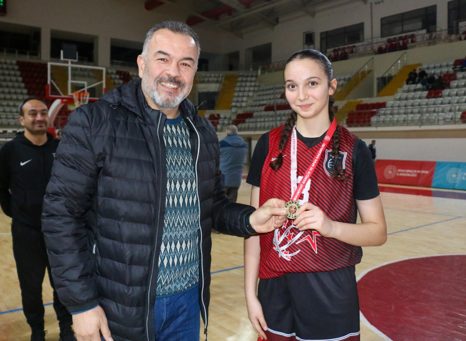 u16-kizlar-basketbol-1.jpeg