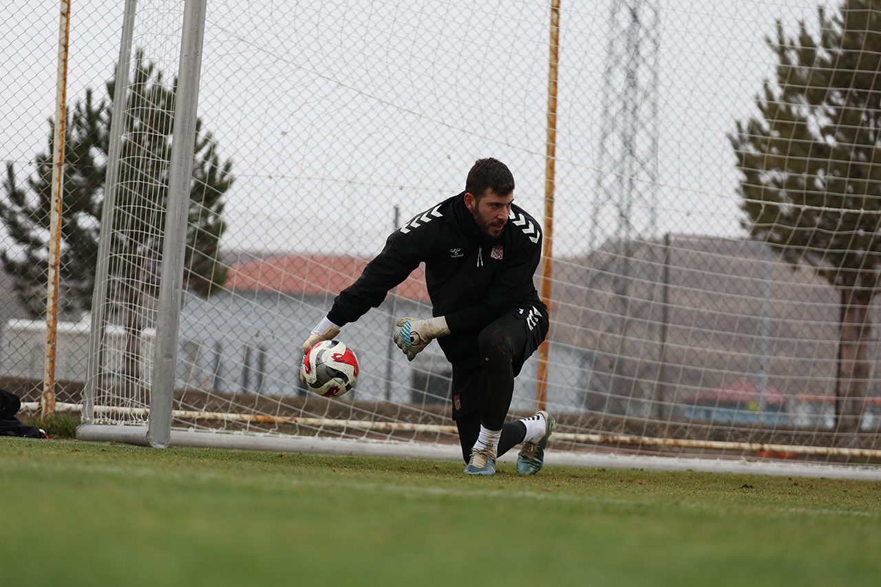 sivasspor-kaleci-paylasim-1.jpg