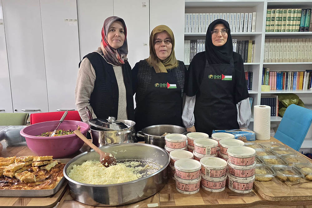 aa-20260212-40529366-40529364-ihh-sivas-subesince-yetim-ve-ihtiyac-sahibi-cocuklar-icin-yemek-programi-duzenledi.jpg