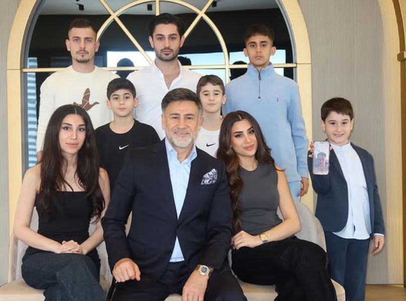 izzet-yildizhanin-esi-ajda-yildizhan-kimdir-kac-yasinda-izzet-yildizhanin-esleri-ve-cocuklari1-001.jpg