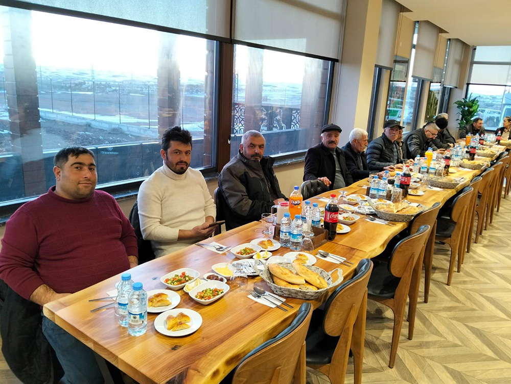 aa-20260312-40799040-40799038-kangal-ve-yildizelinde-ureticiler-iftarda-bulustu.jpg