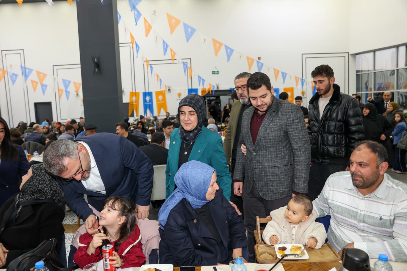 aa-20260313-40811931-40811924-ak-parti-sivas-il-baskanliginca-sehit-yakinlari-ve-gaziler-onuruna-iftar-programi-duzenledi.jpg