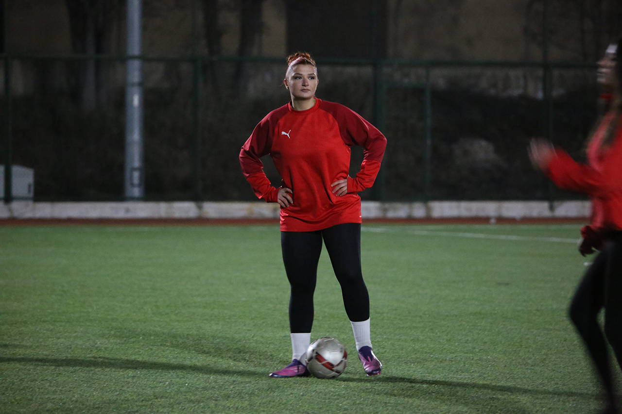 imranlispor-kadin-futbol-takimi-1.jpg