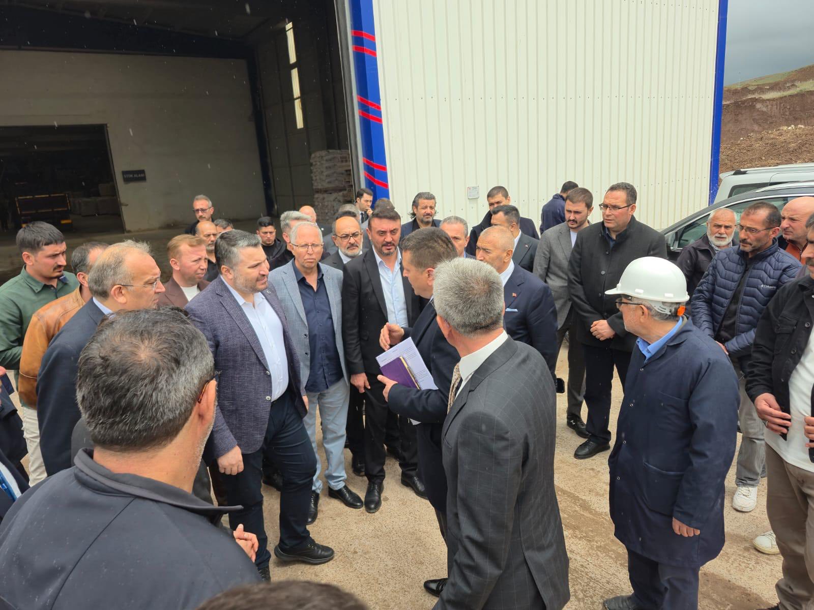 aa-20260502-41271200-41271199-sanayi-ve-teknoloji-bakan-yardimcisi-inan-gemerekte-temaslarda-bulundu.jpg