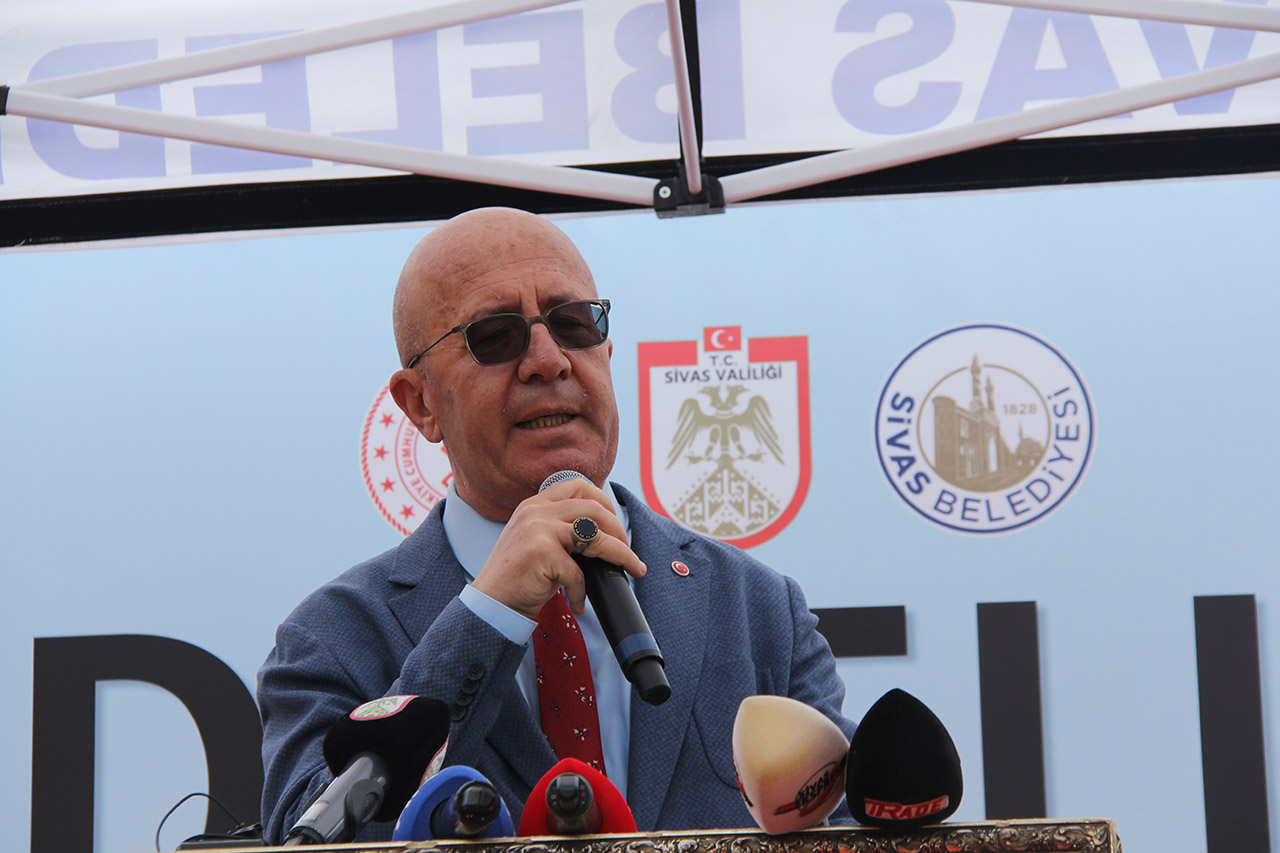 sivasta-hidirellez-kutlamalari-renkli-goruntulere-sahne-oldu-10.jpg