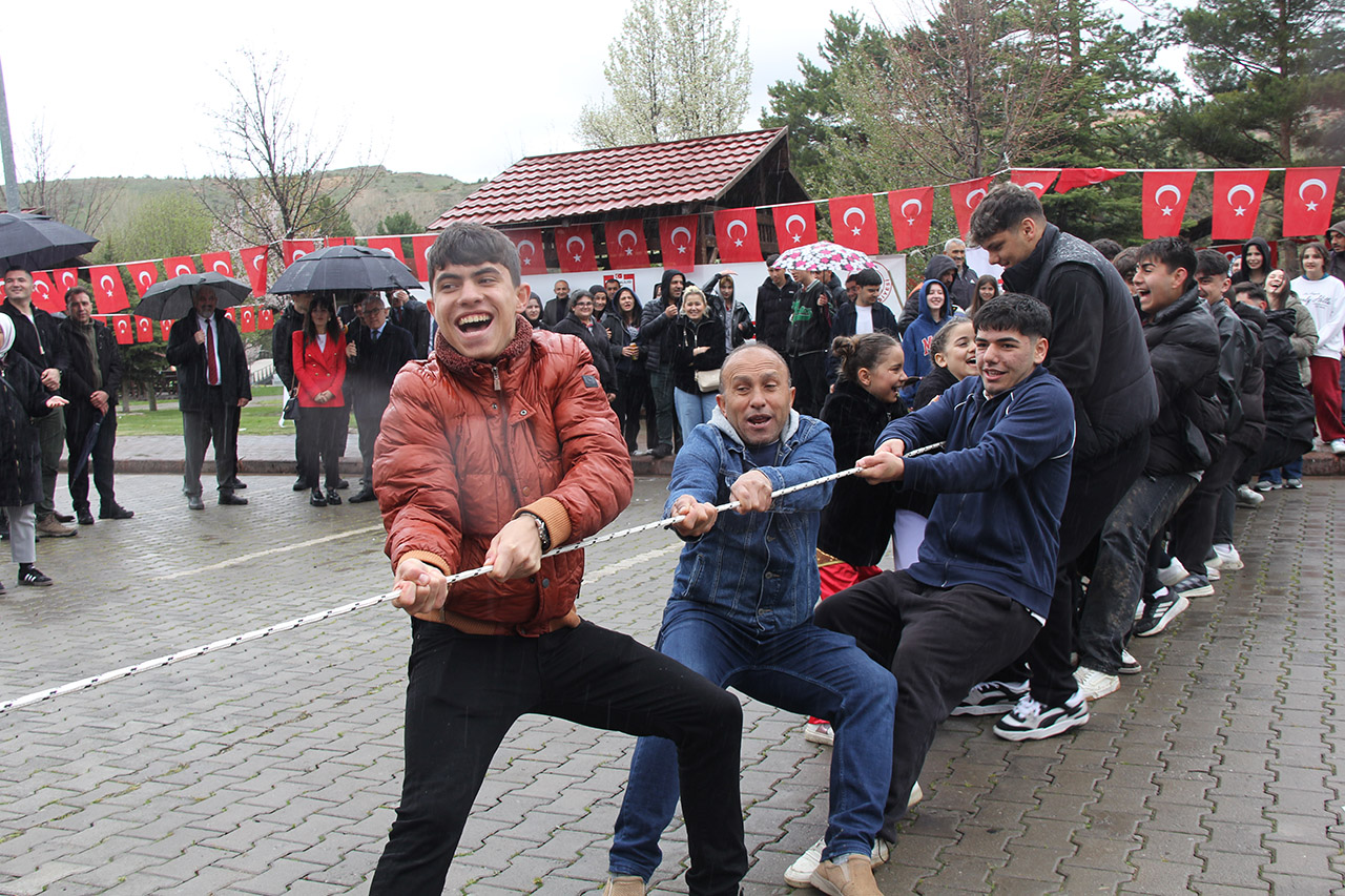 sivasta-hidirellez-kutlamalari-renkli-goruntulere-sahne-oldu-3.jpg