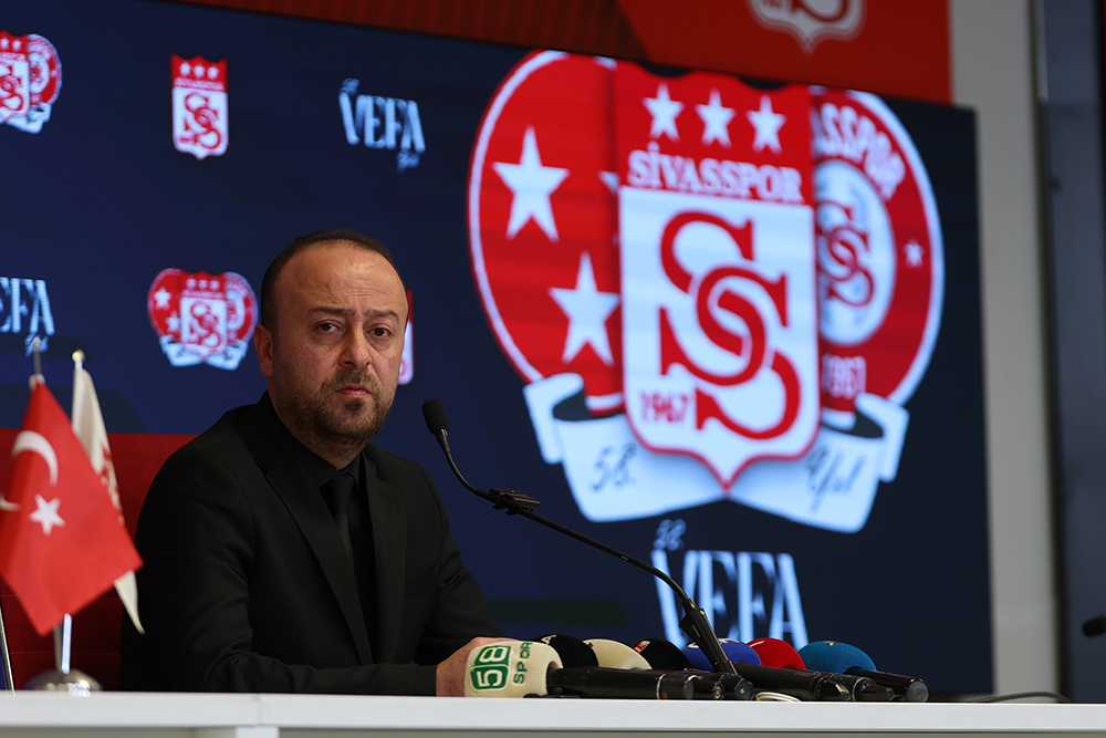 burak-ozcoban-sivasspor-1.jpg