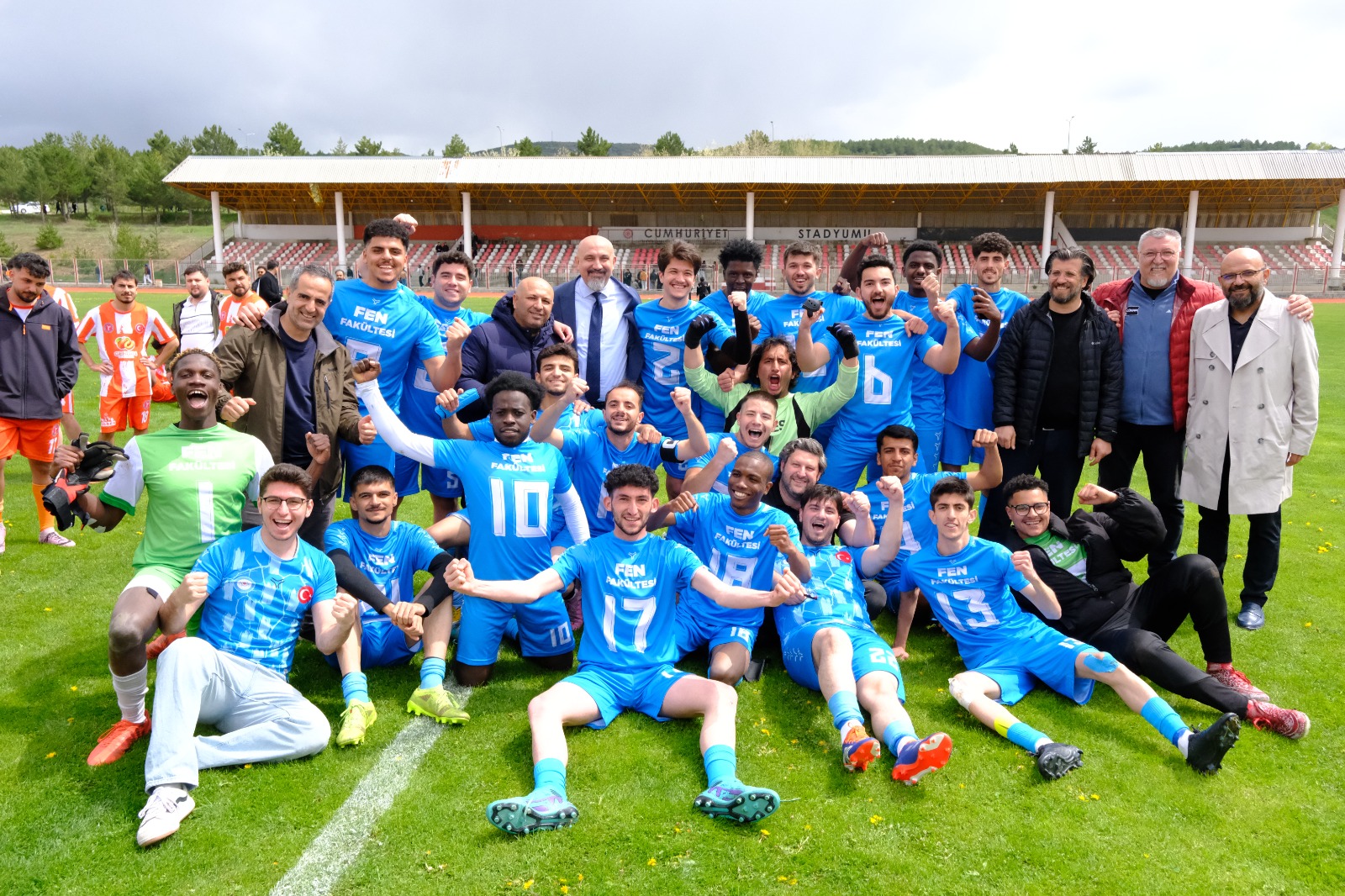 scu-rektorluk-kupasi-futbol-2.jpg