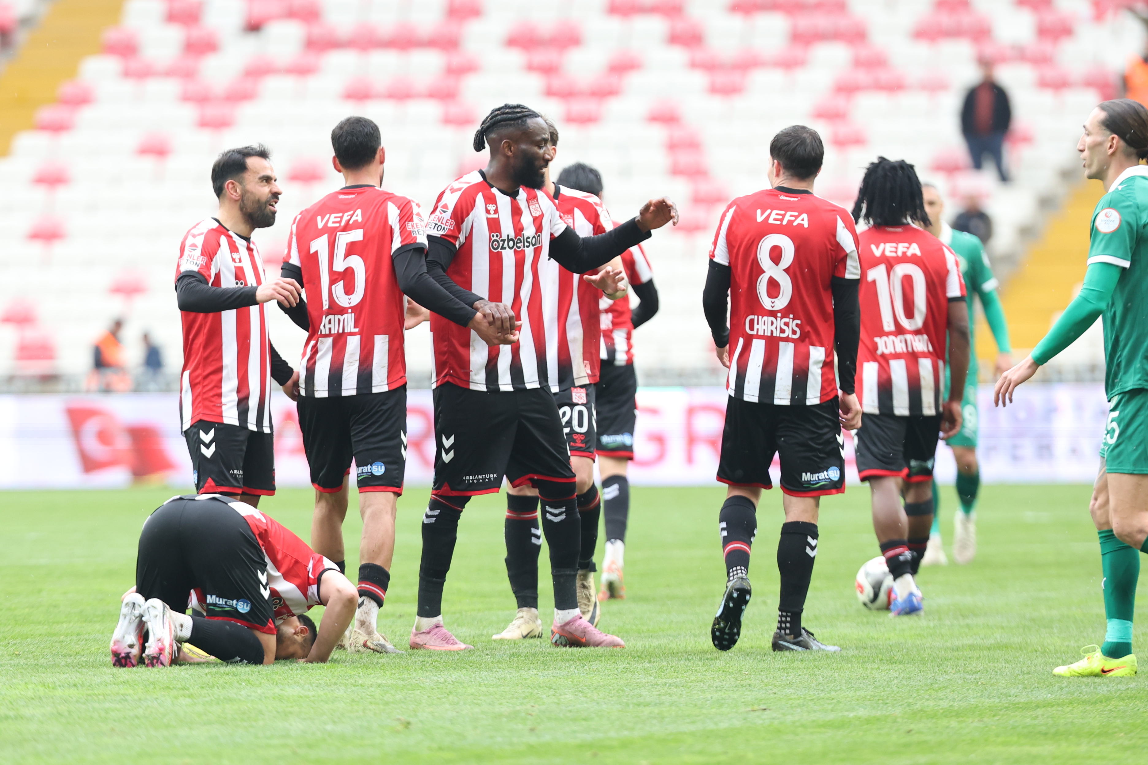 sivasspor-ic-saha-2025-2026-2.jpeg