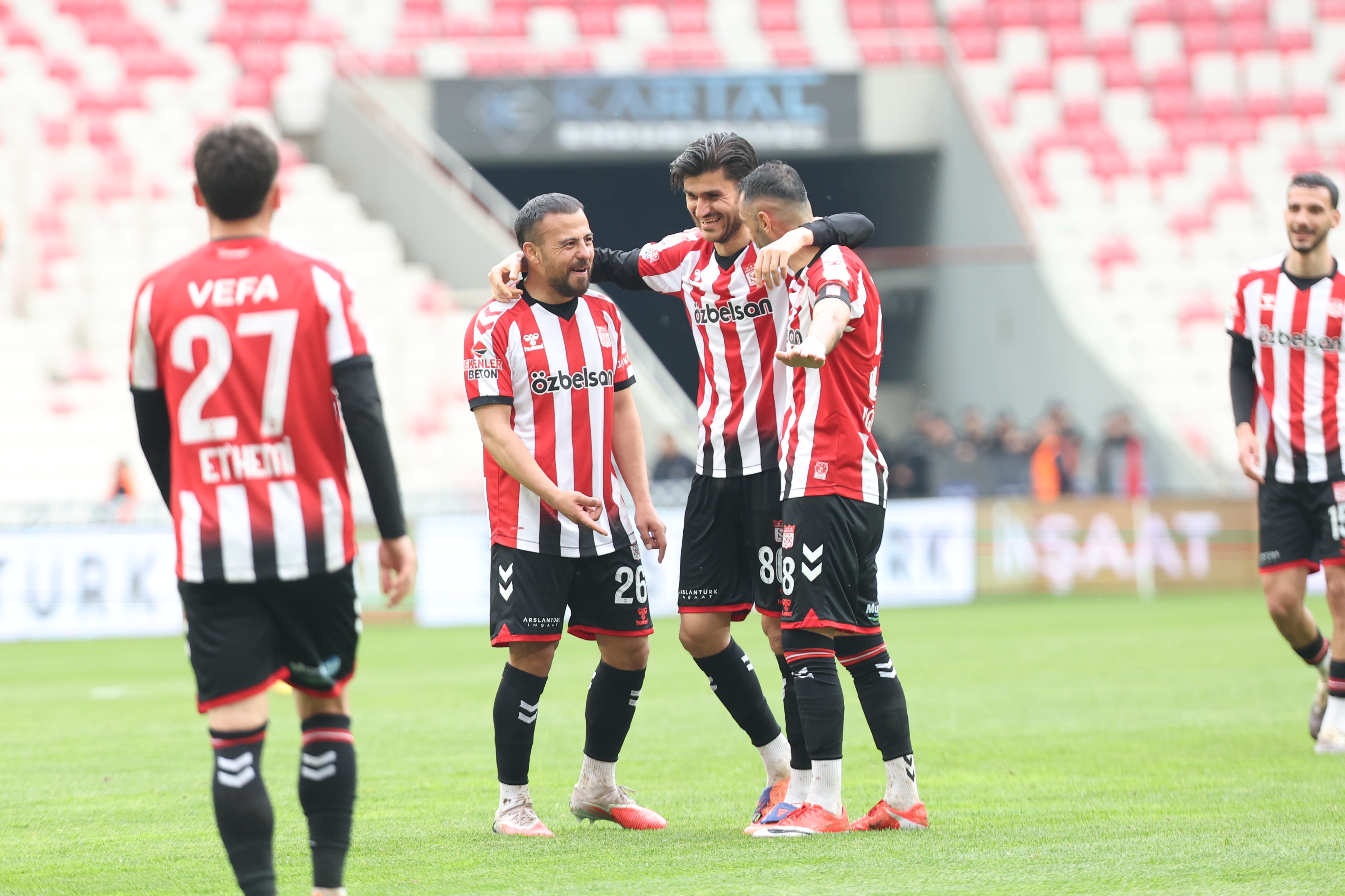 sivasspor-ic-saha-2025-2026-3.jpeg