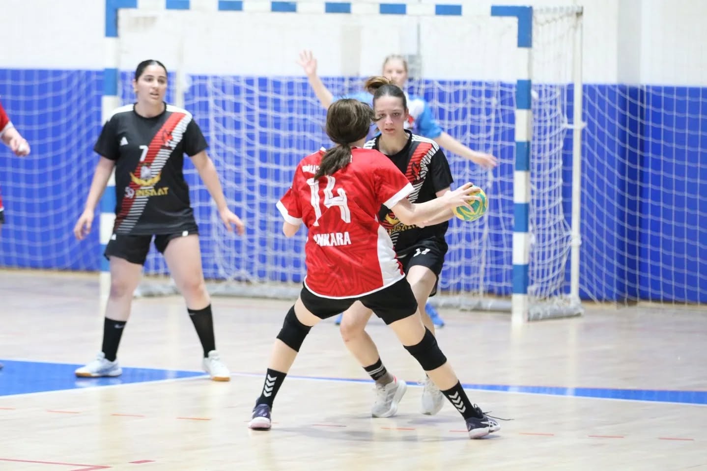 hentbol-yari-final-final-2.jpg