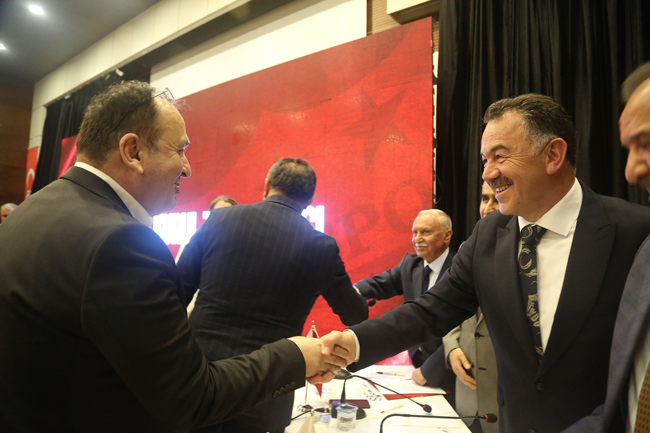 ali-yavuz-sivasspor-divan-4.jpg