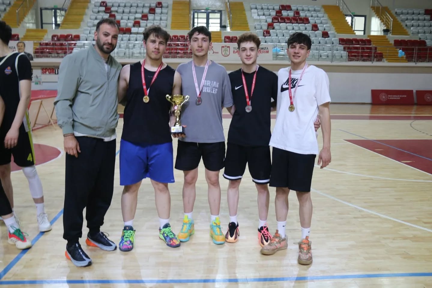 sokaklar-bizim-basketbol-1.jpg