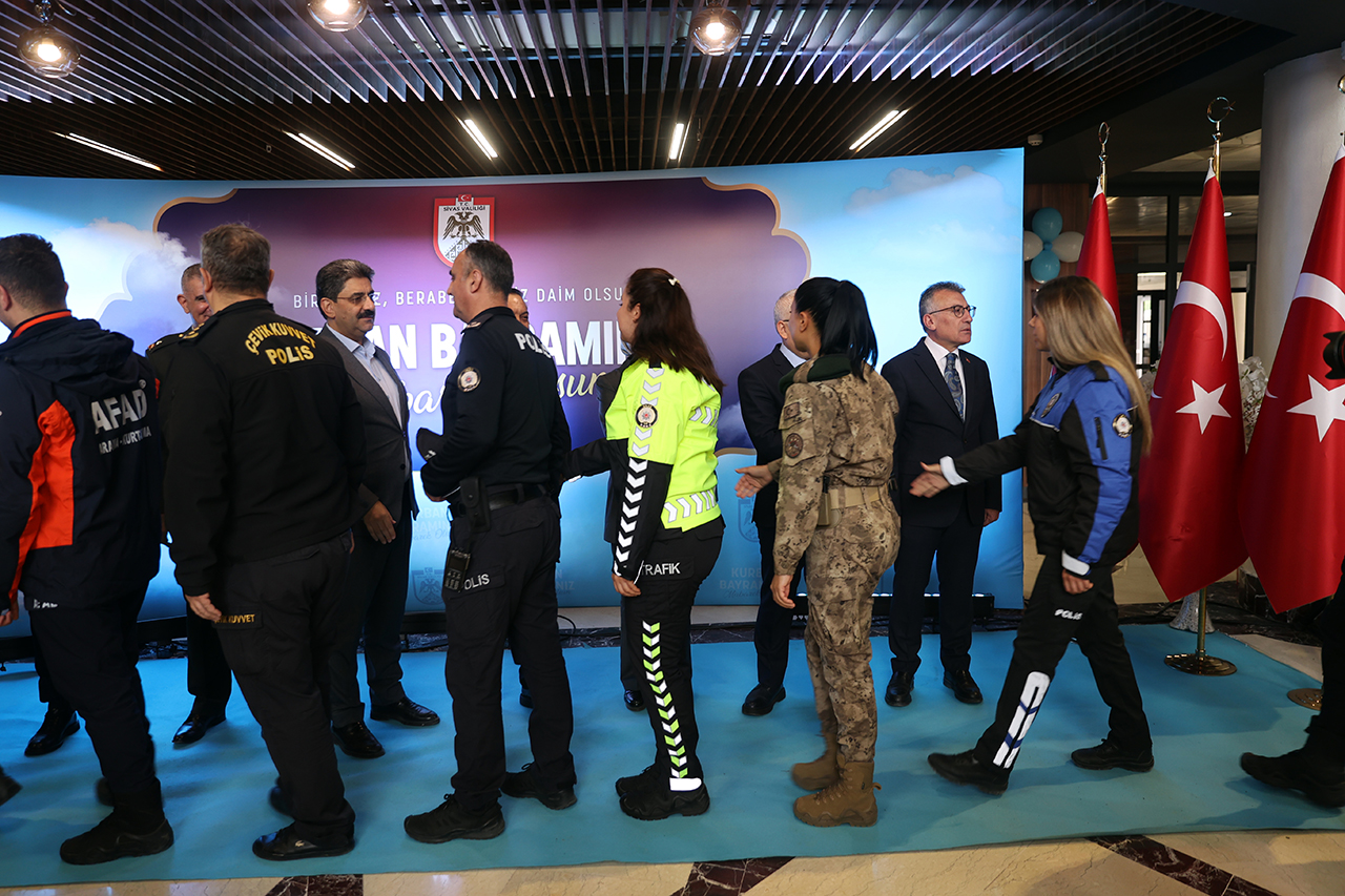 aa-20260525-41490127-41490126-tbmm-ak-parti-grup-baskani-guler-sivasta-bayramlasma-programina-katildi.jpg