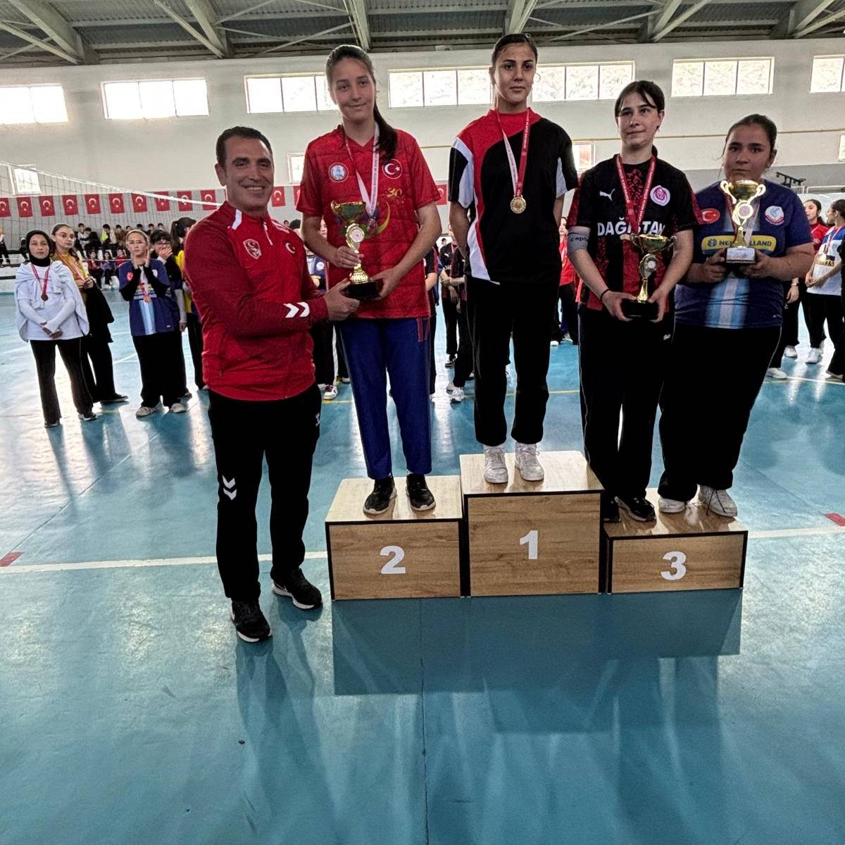 orta-okullar-voleybol-1.jpg