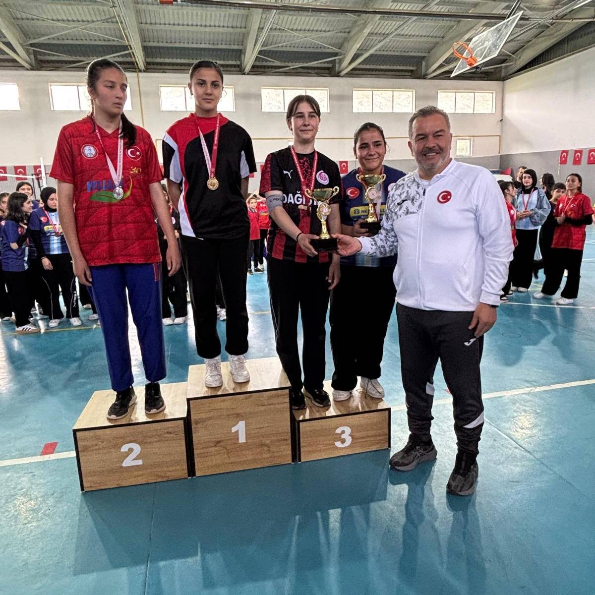 orta-okullar-voleybol-2.jpg