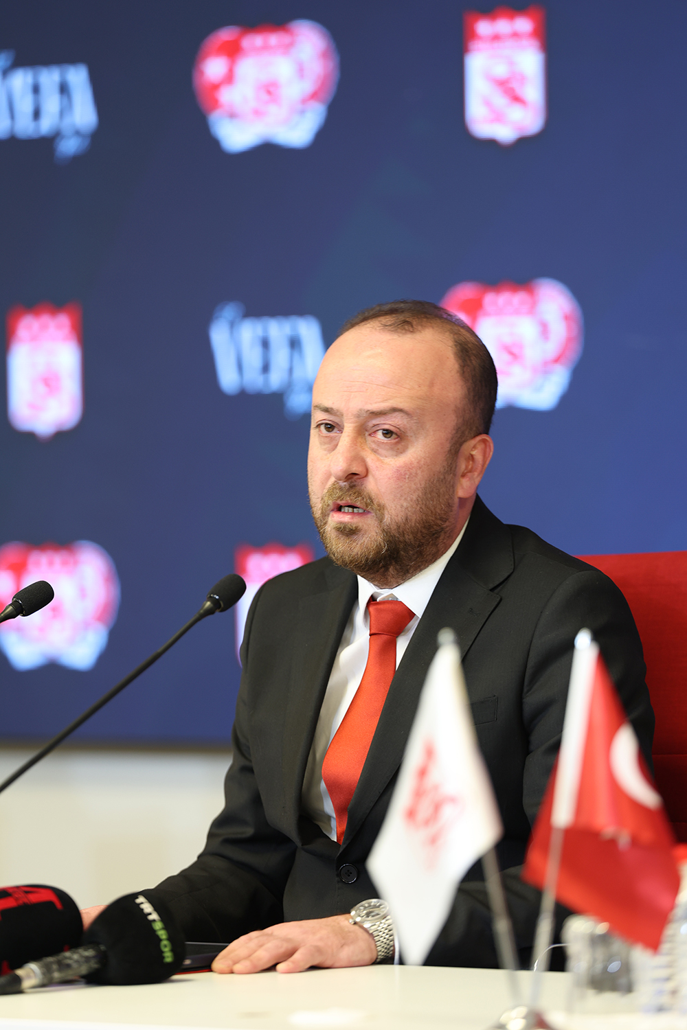 burak-ozcoban-sivasspor-3.jpg