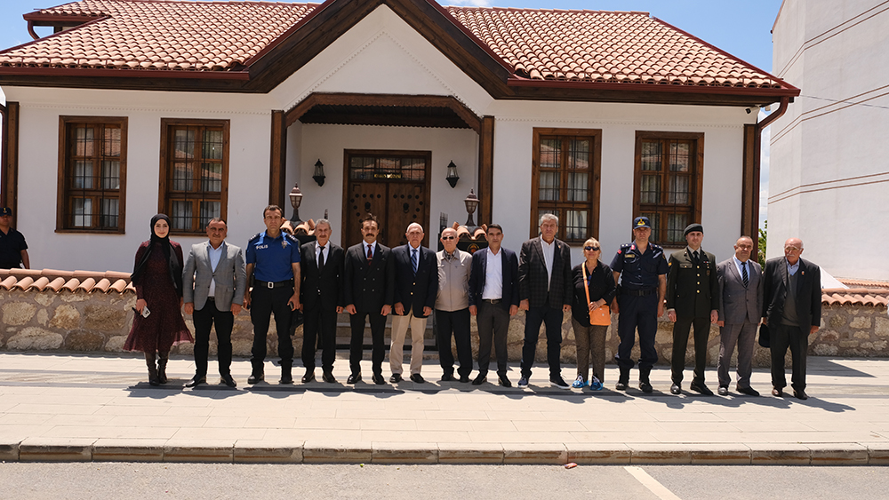 aa-20260601-41546600-41546599-sivasta-emekli-korgeneral-polat-mezari-basinda-anildi.jpg
