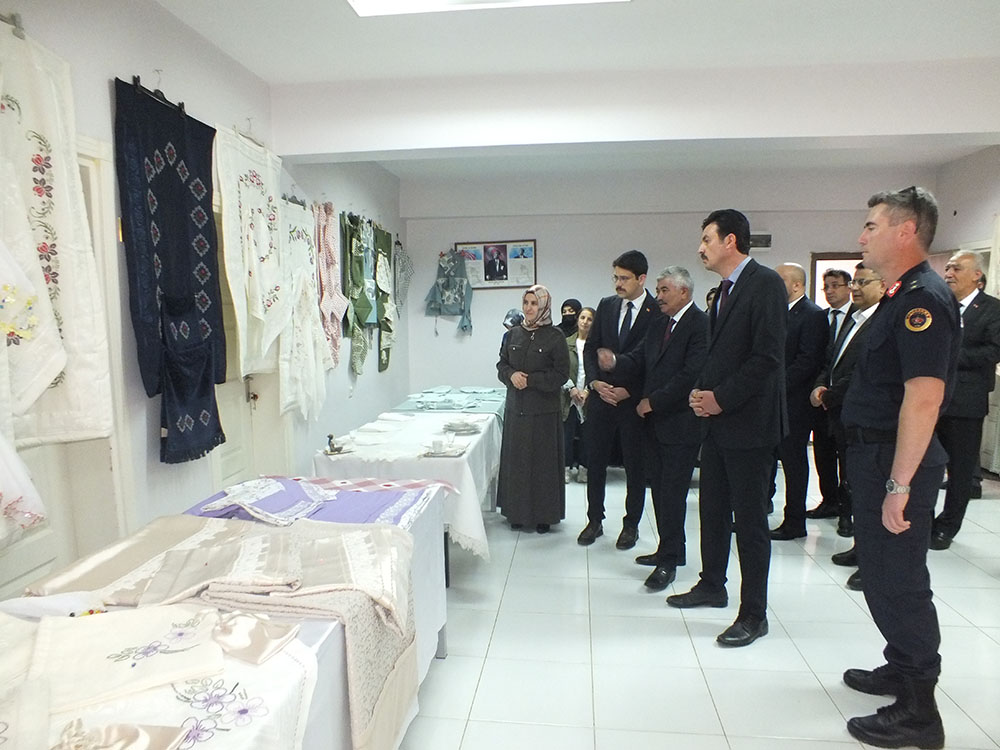 aa-20260603-41562079-41562075-ulasta-el-sanatlari-sergisi-acildi.jpg