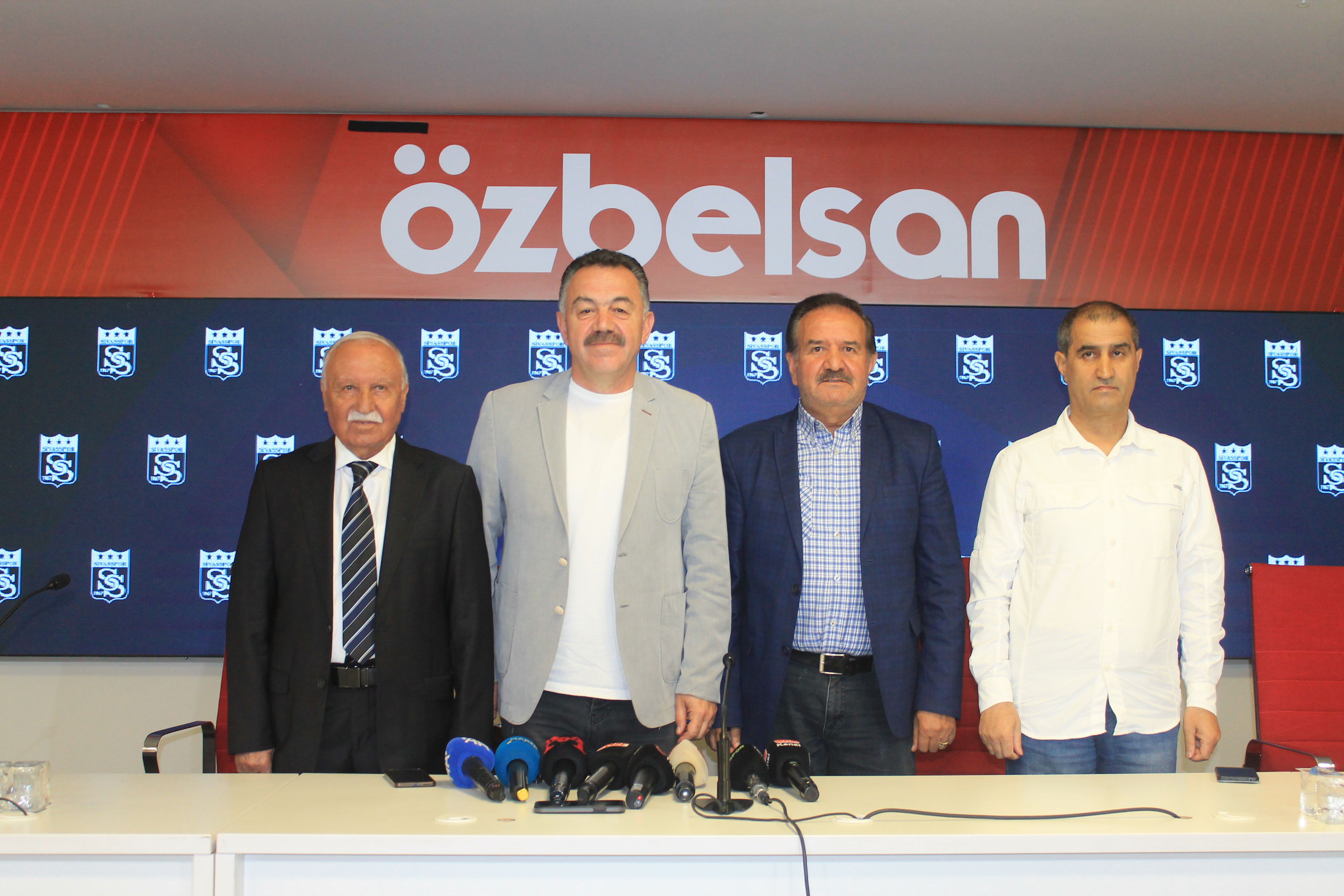 sivasspor-divan-basin-toplantisi-2-001.jpg