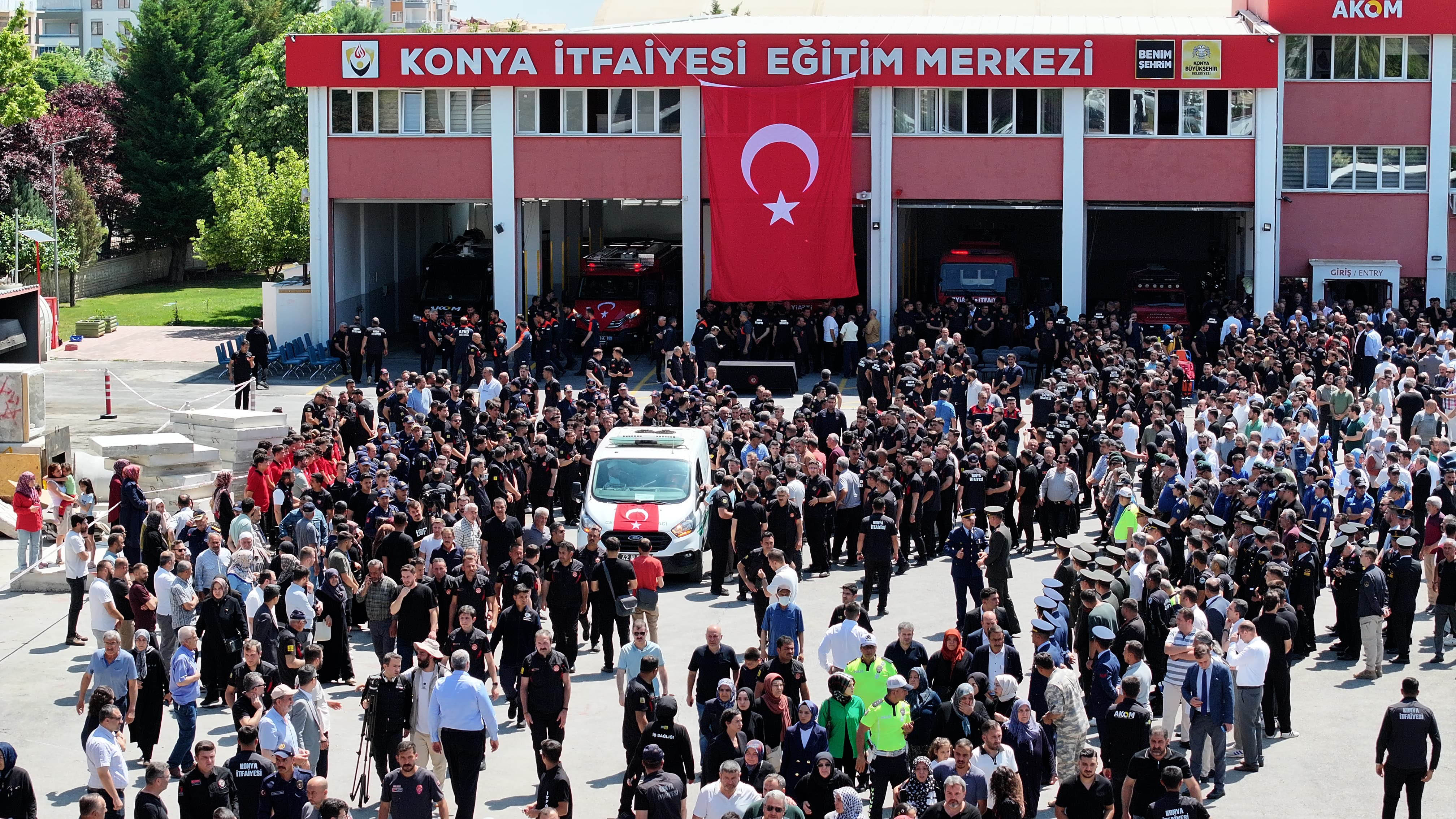 sehit-iffaiye-eri-son-yolculuguna-ugurl-1353358-401851.jpg