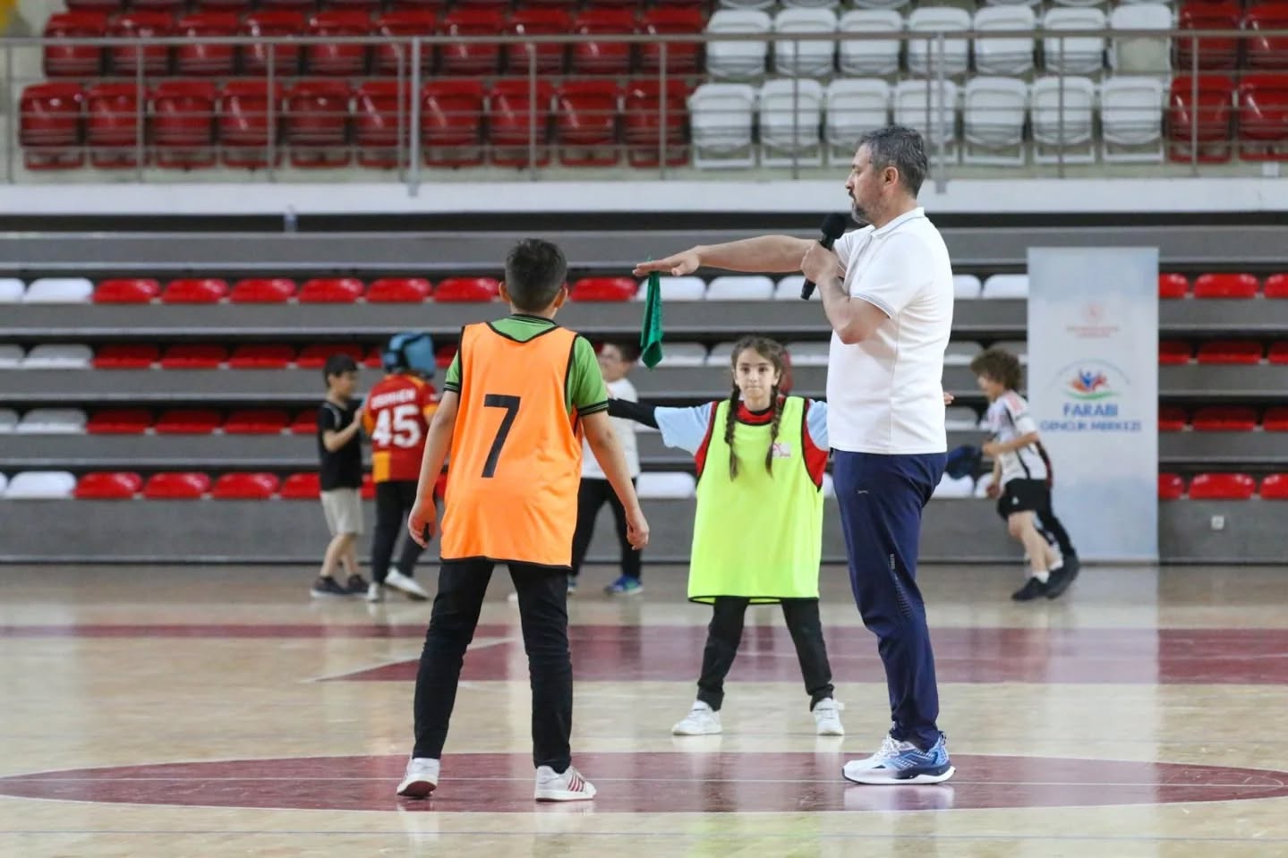 geleneksel-ilkokullari-arasi-oyunlar-2.jpg