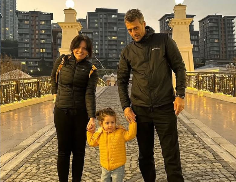 merve-sebnem-orus-esi-ali-coskun-ve-cocuklari.jpg