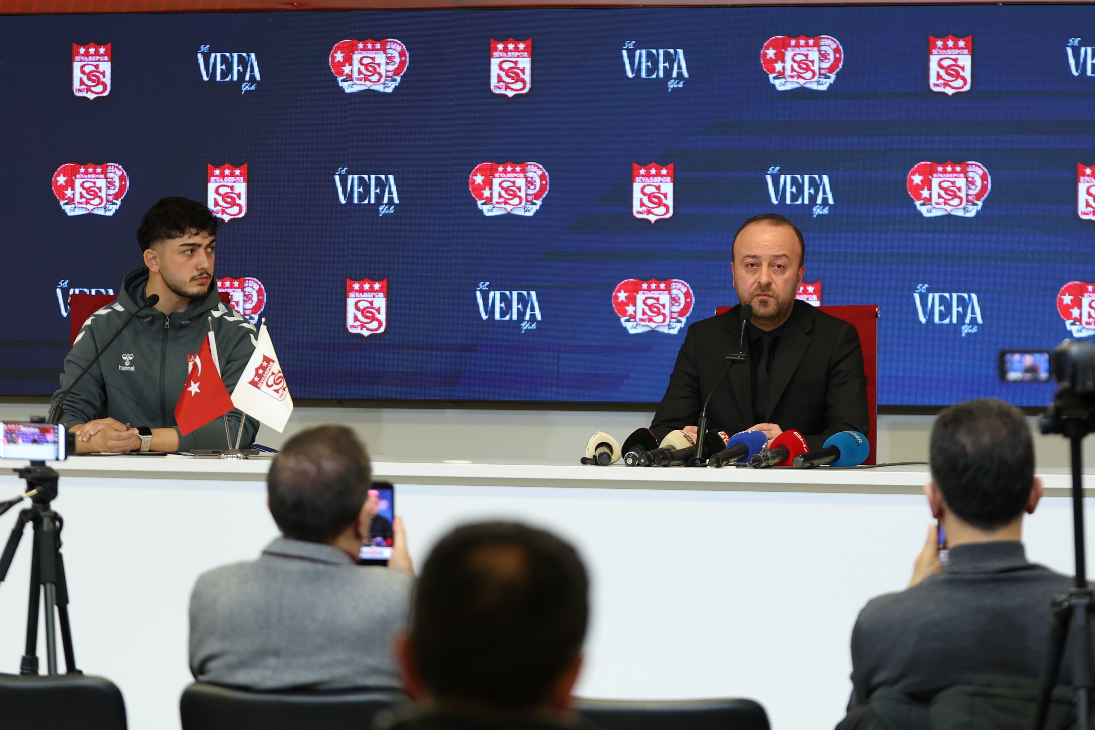 burak-ozcoban-sivasspor-3.jpg