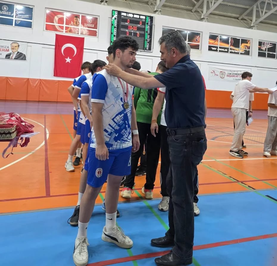 futsal-gencler-b-il-birinciligi-1.jpg