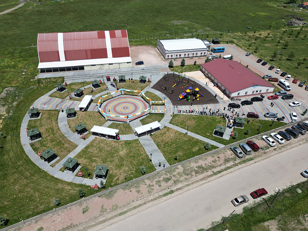 aa-20260618-41706937-41706934-gurcayir-belediyesinden-ogrencilere-yil-sonu-senligi.jpg