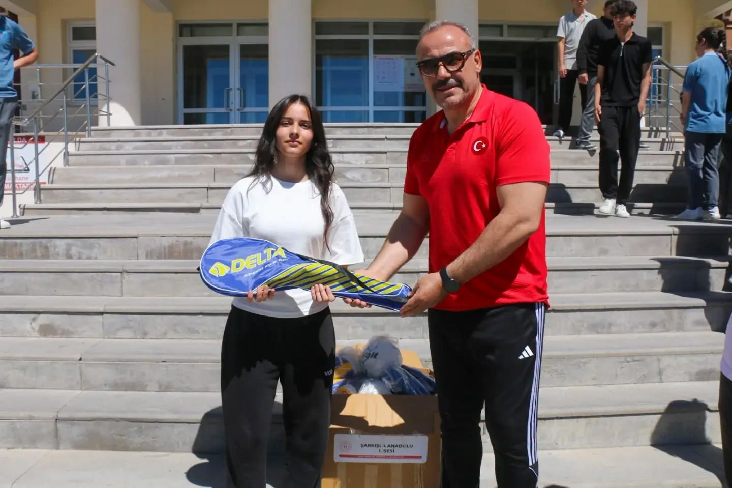 okullar-spor-malzemesi-1.jpg