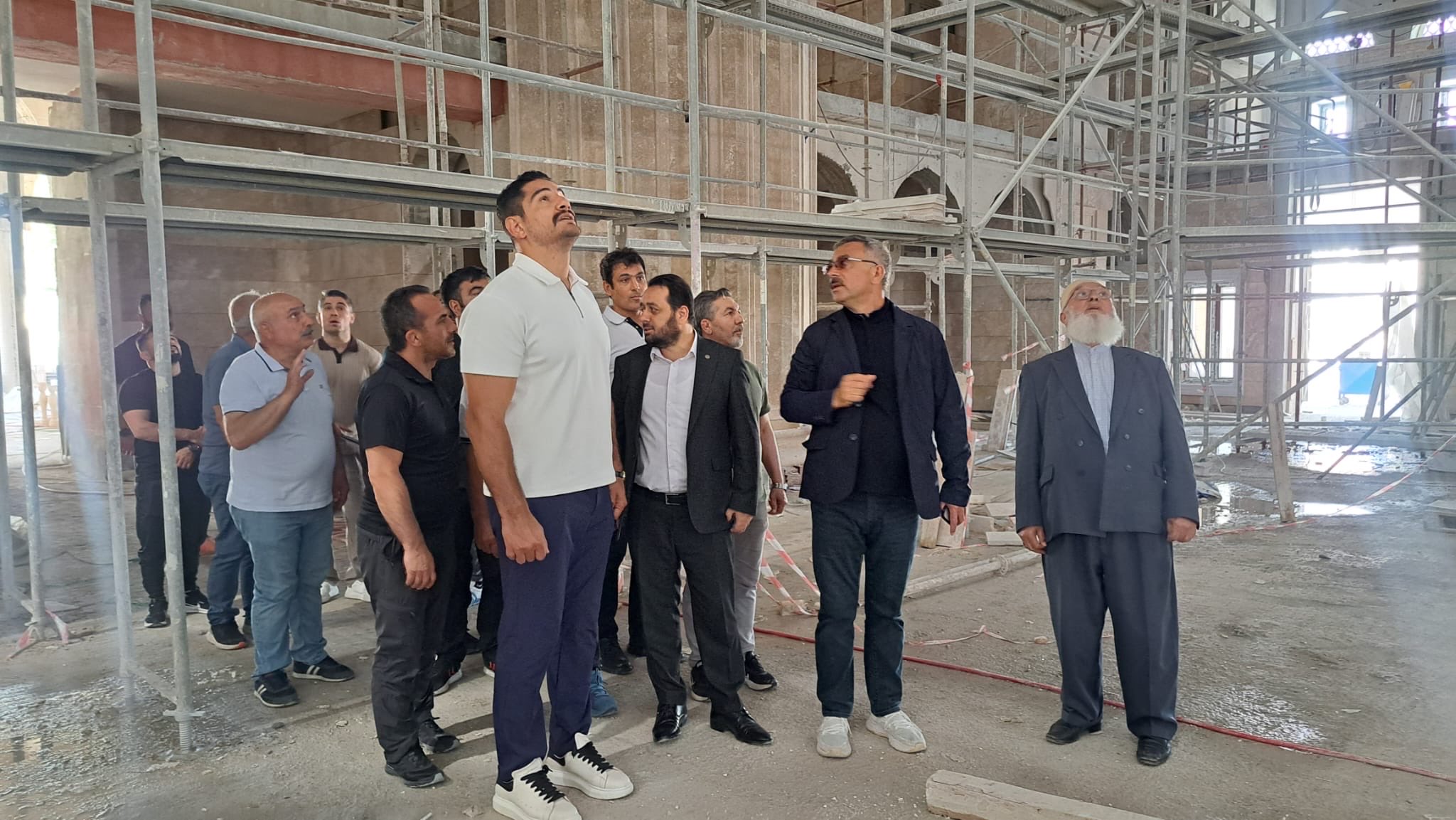 gures-merkez-cami-taha-akgul-4.jpeg