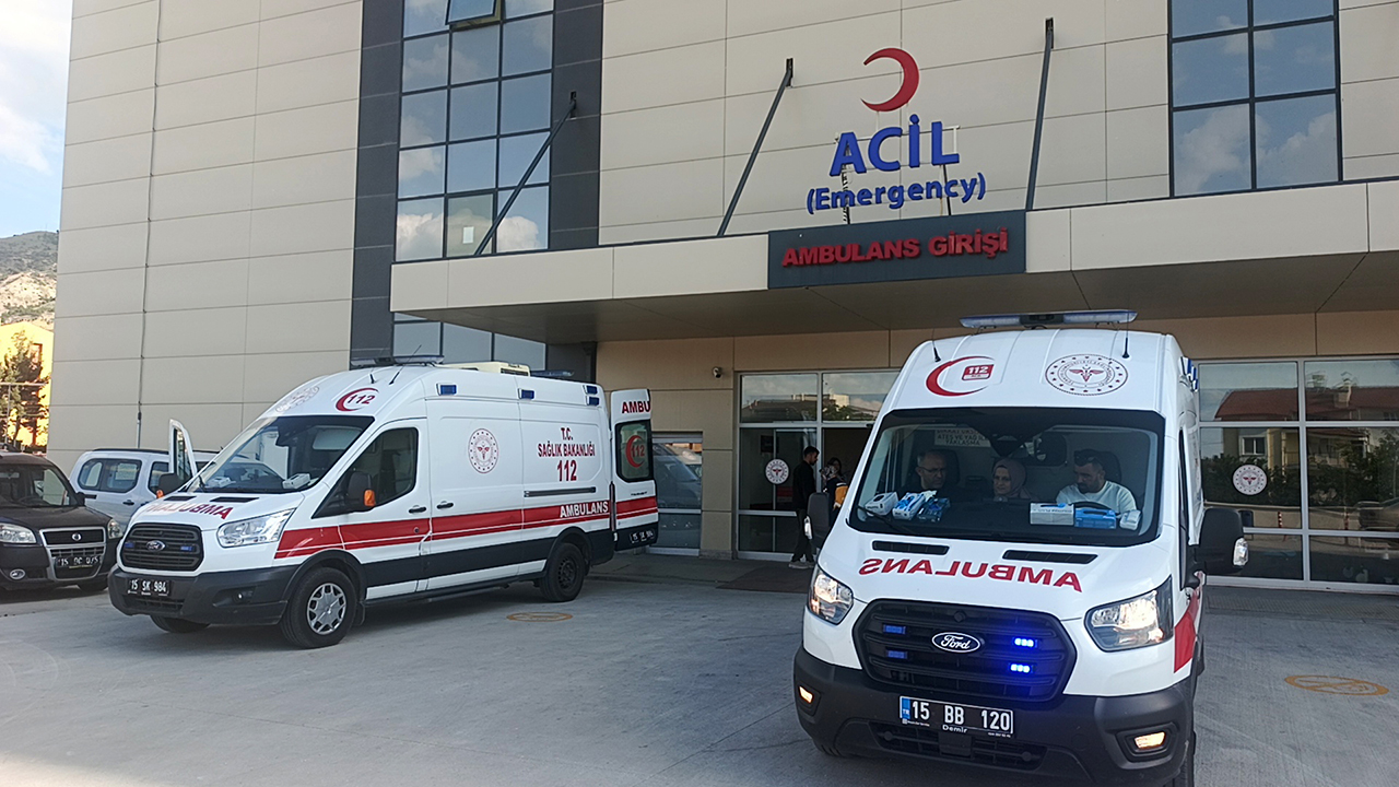 minibus-sarampole-yuvarlandi-8-yarali-1375248-408313.jpg