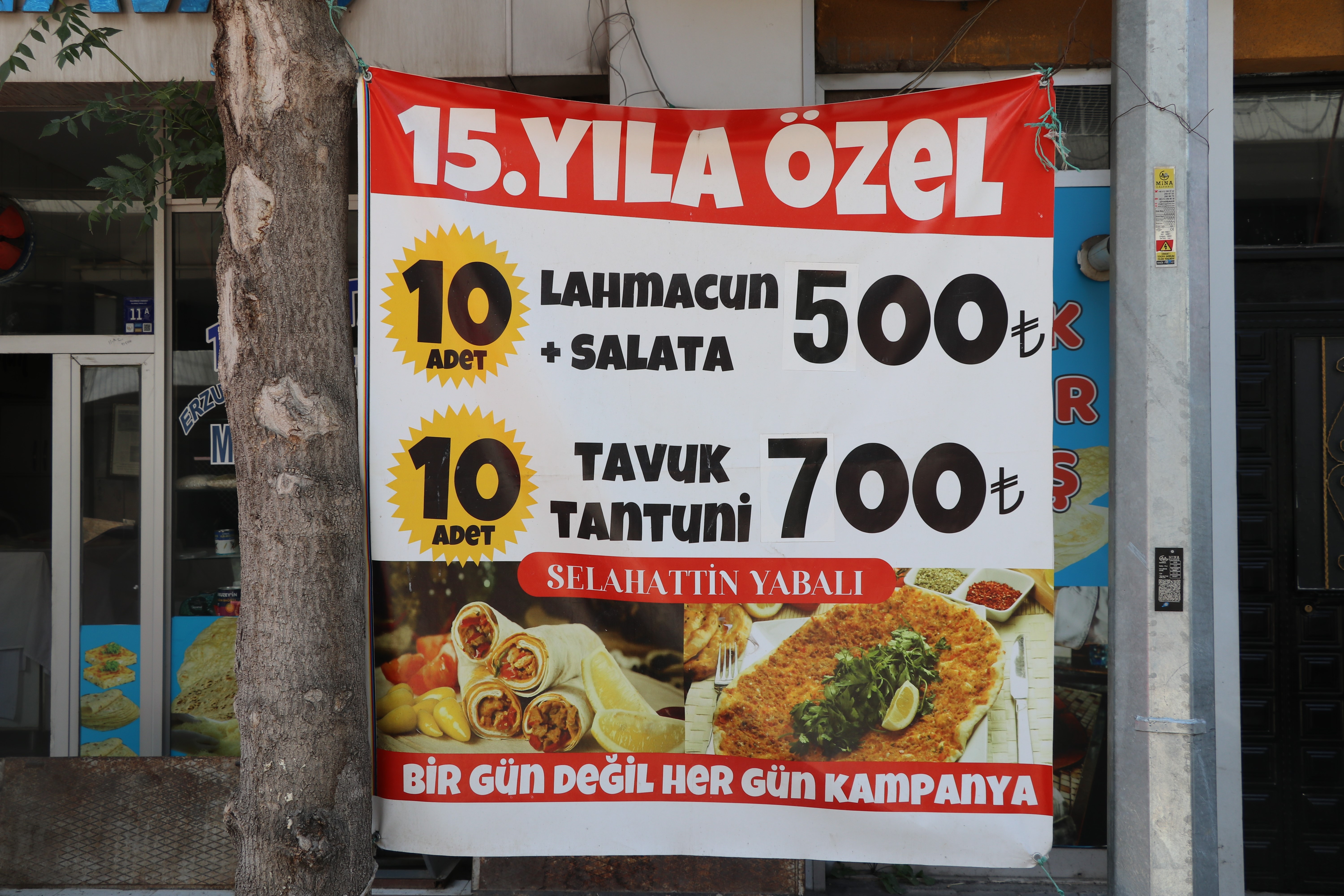 aw731655-01.jpg