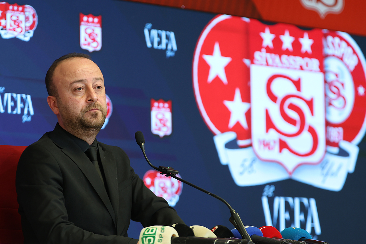 burak-ozcoban-sivasspor-3.jpg