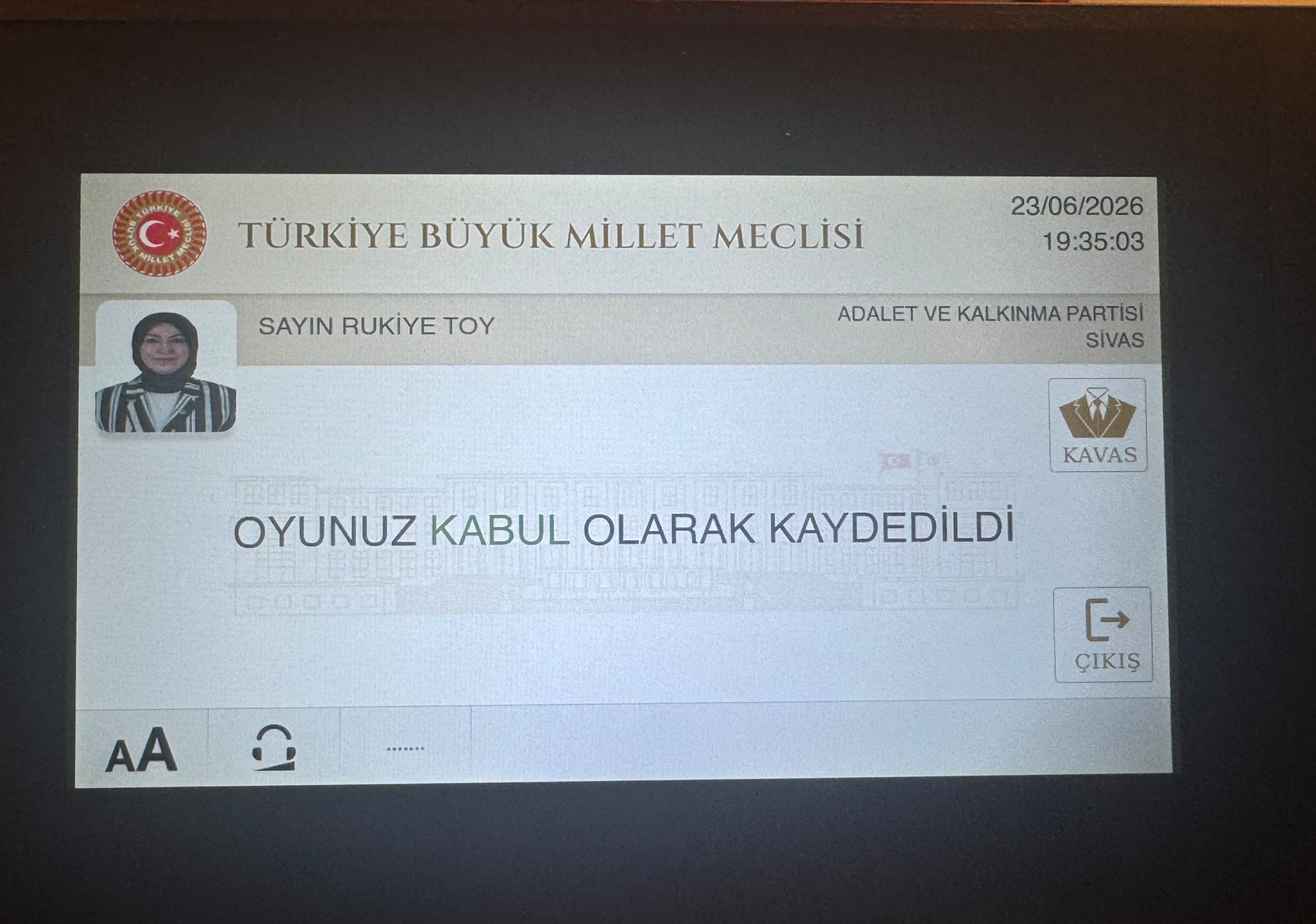 hlg0byuwkae24oh.jpg