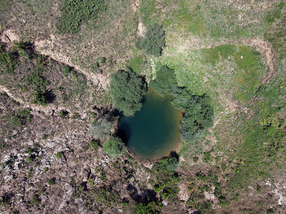 aa-20260625-41782496-41782489-sivasta-obruklar-ve-tabanindaki-gol-dronla-goruntulendi.jpg