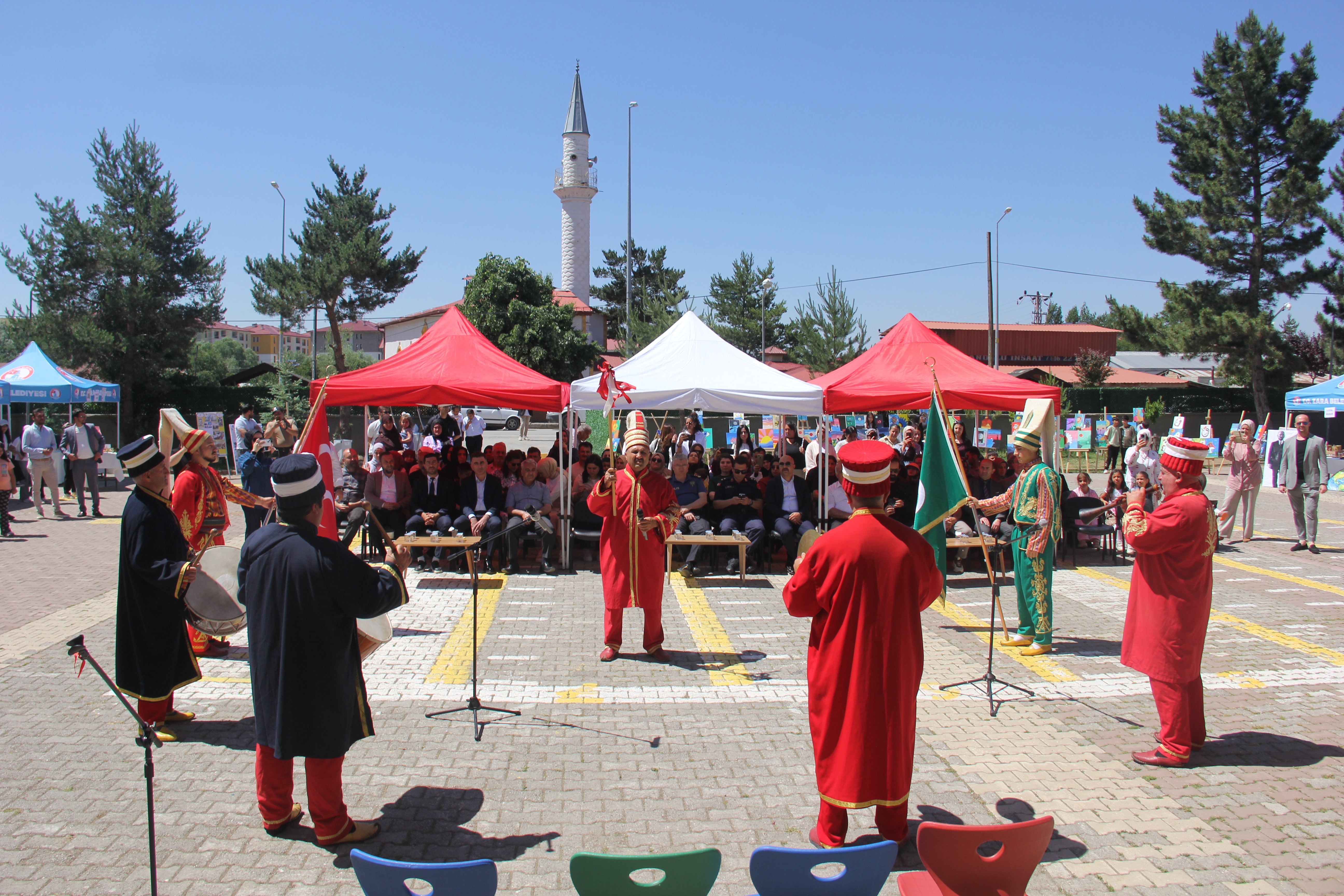 aw734276-02.jpg
