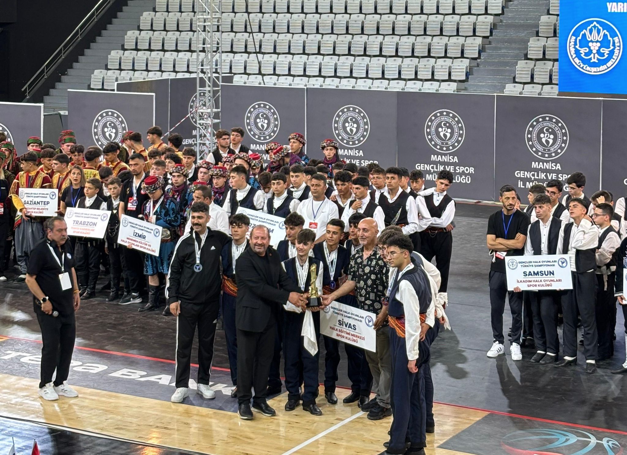 halk-oyunlari-derece-sivas-2.jpeg