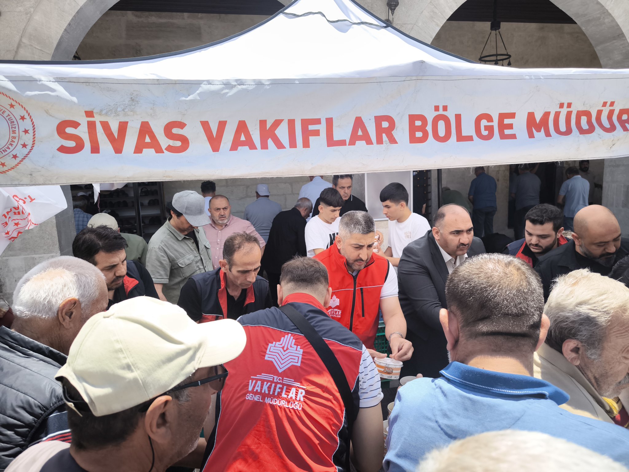 hlvdu6exoaejakg.jpg