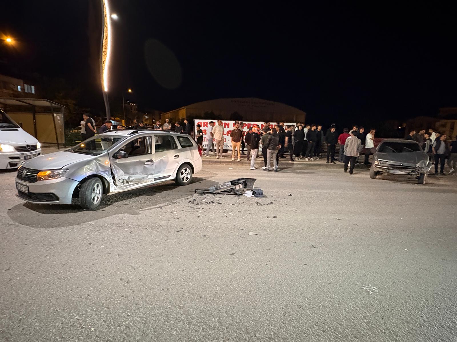 aa-20260628-41809367-41809363-sivasta-uc-aracin-karistigi-trafik-kazasinda-5-kisi-yaralandi.jpg