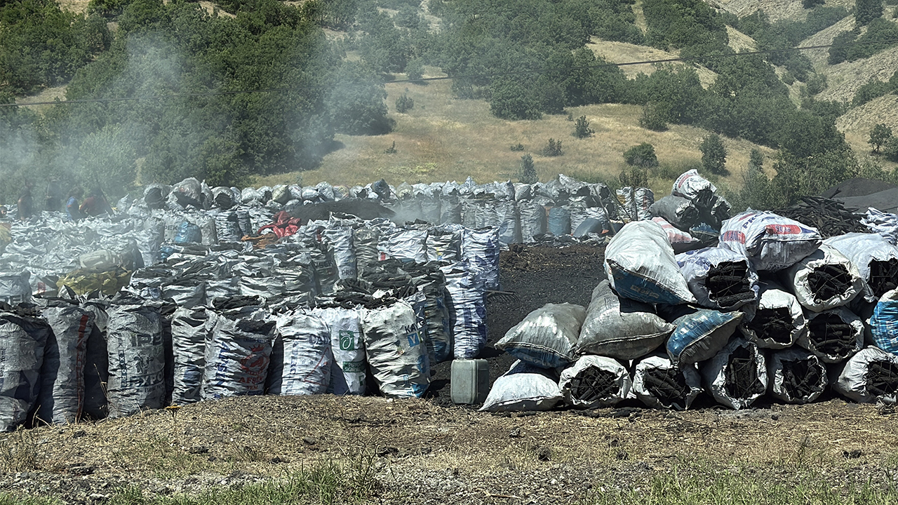 9-buzagisinin-mangal-komuru-uretim-tesis-1410581-419131.jpg