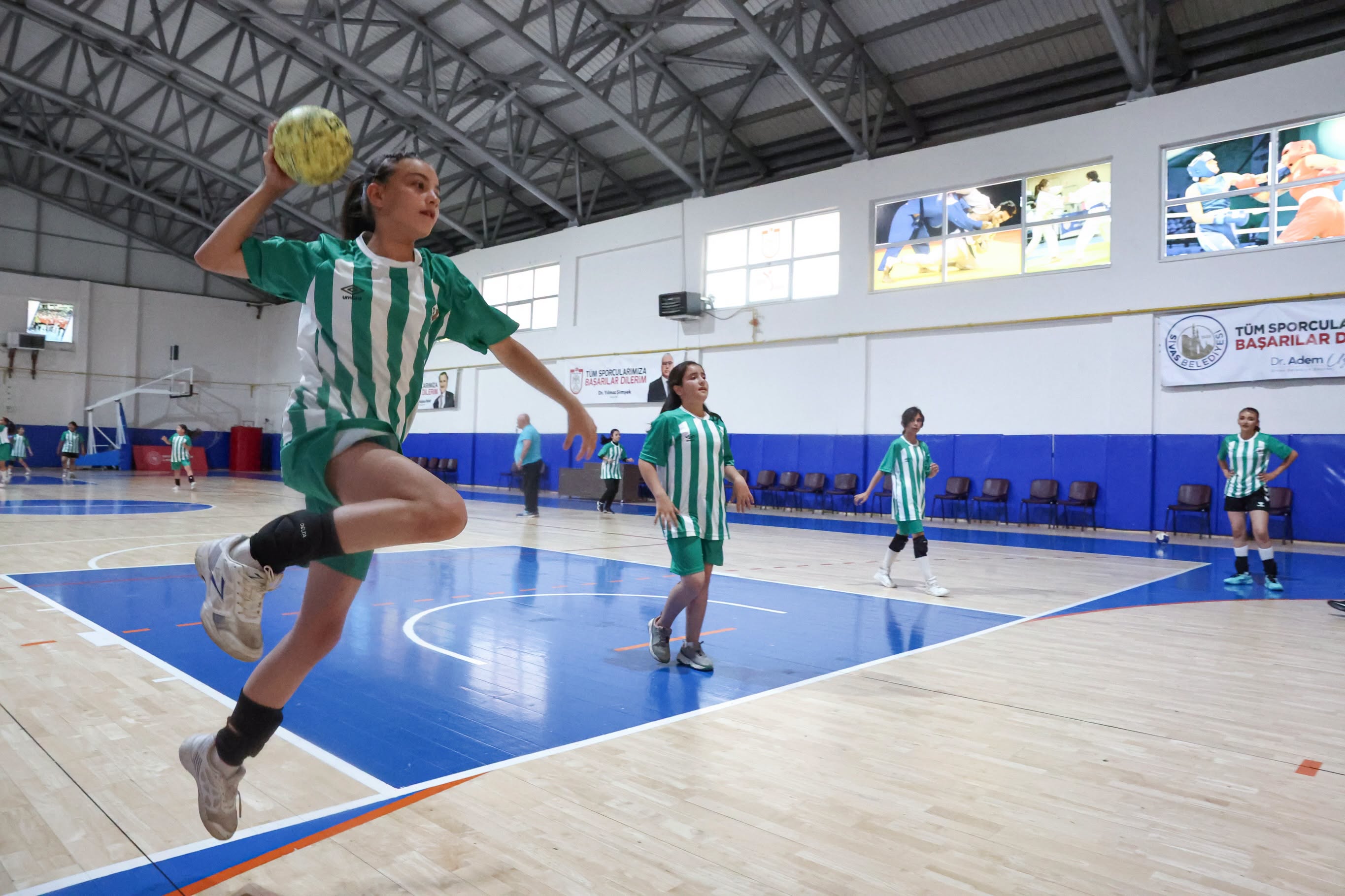 yaz-okullari-sivas-gucu-belediyespor-1.jpg