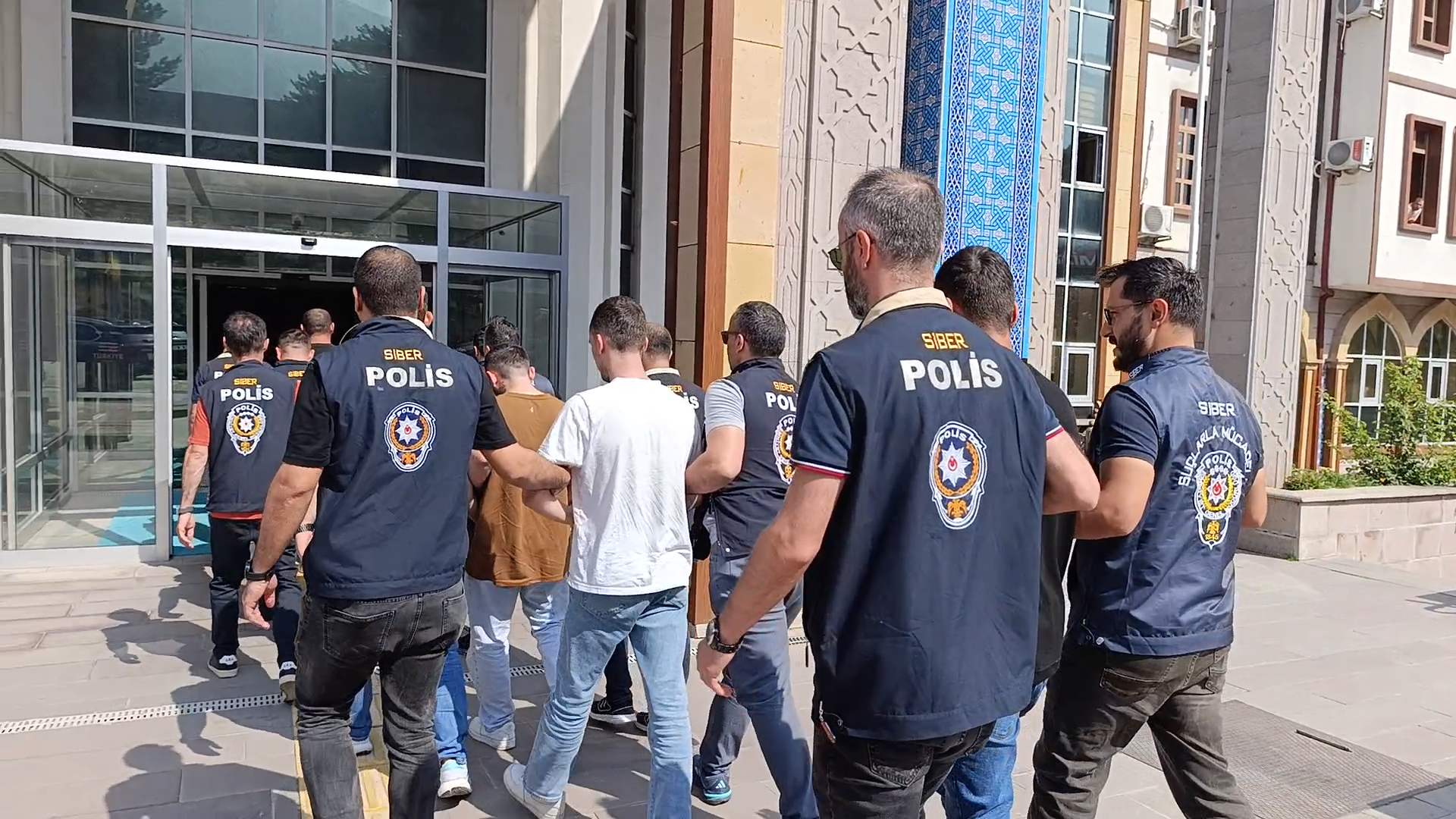 amasya-merkezli-siber-dolandiricilik-ope-1427820-424406-1.jpg