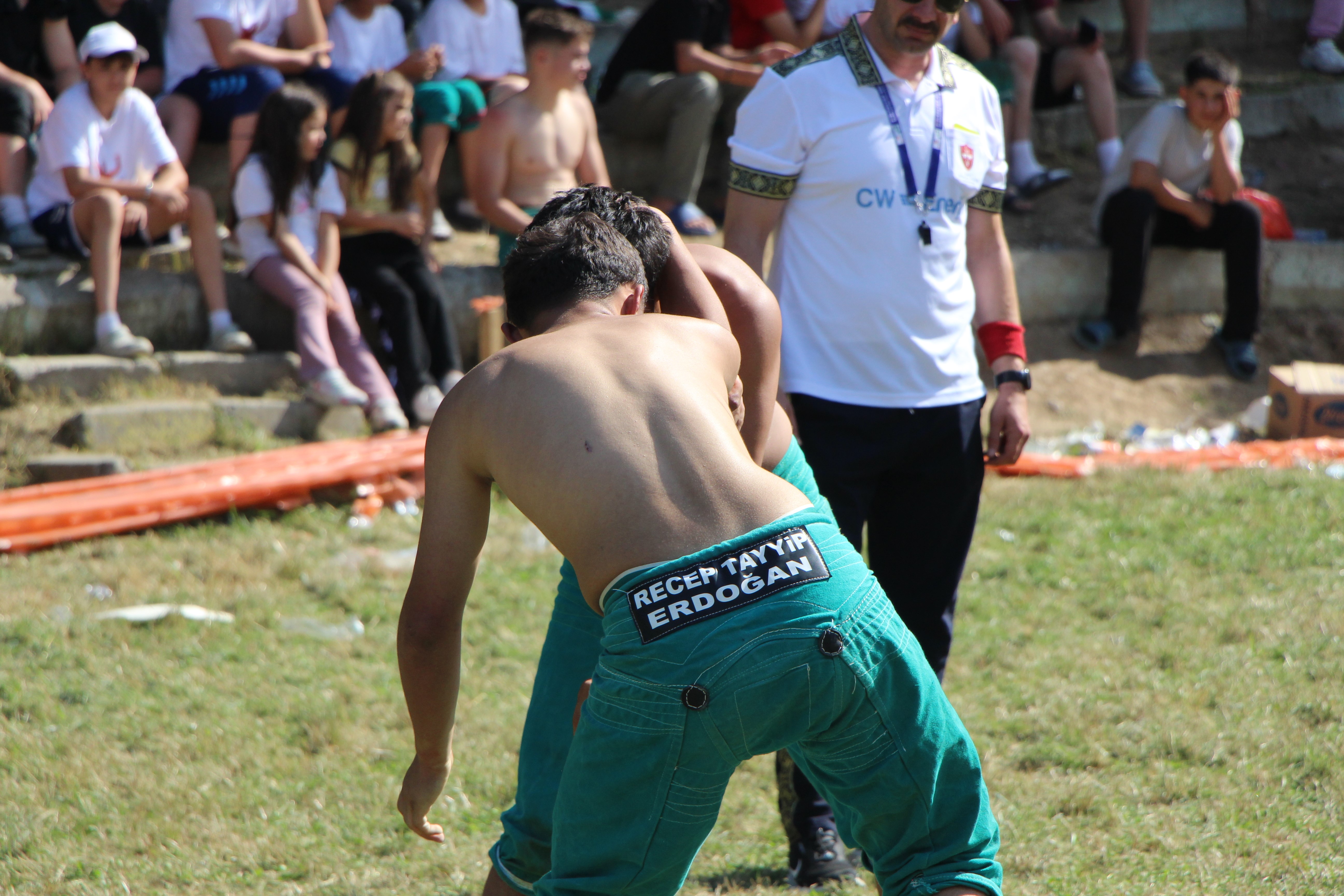 aw764263-01.jpg